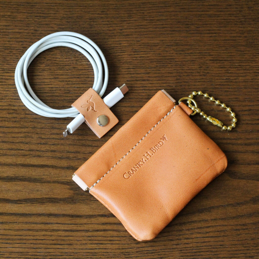 イヤホン・リップクリームなど小物収納に活躍