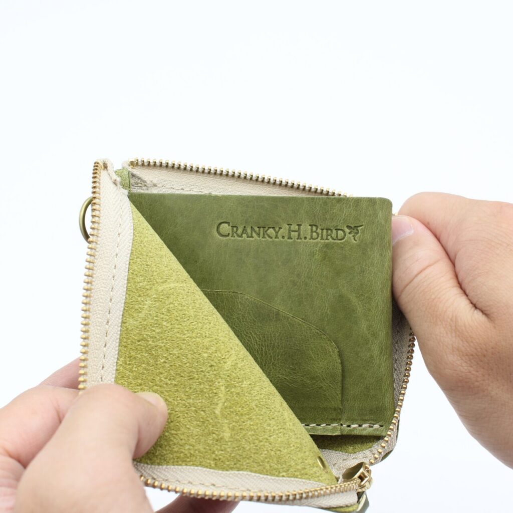 中も同じ革を使っているから美しい仕上がり