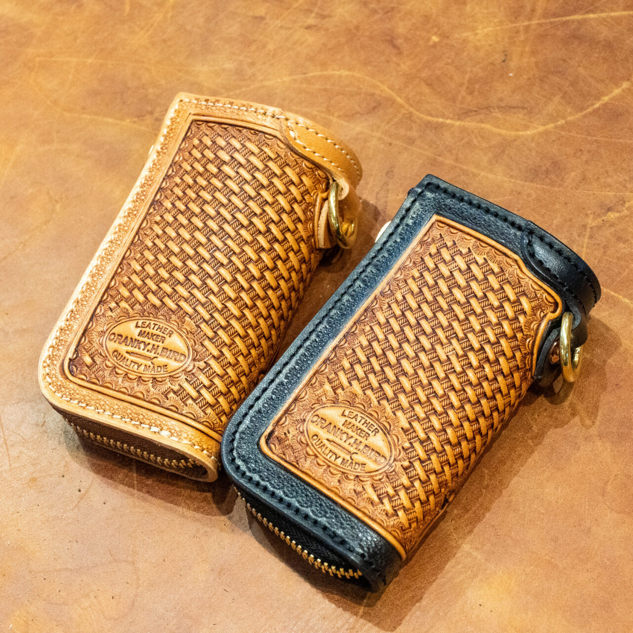 スマートキーケース"GROUND CRAFT"タン・ブラック(背面)