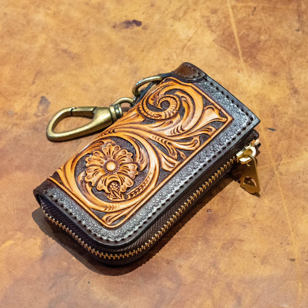 スマートキーケース"GROUND CRAFT"ブラウン(表面)