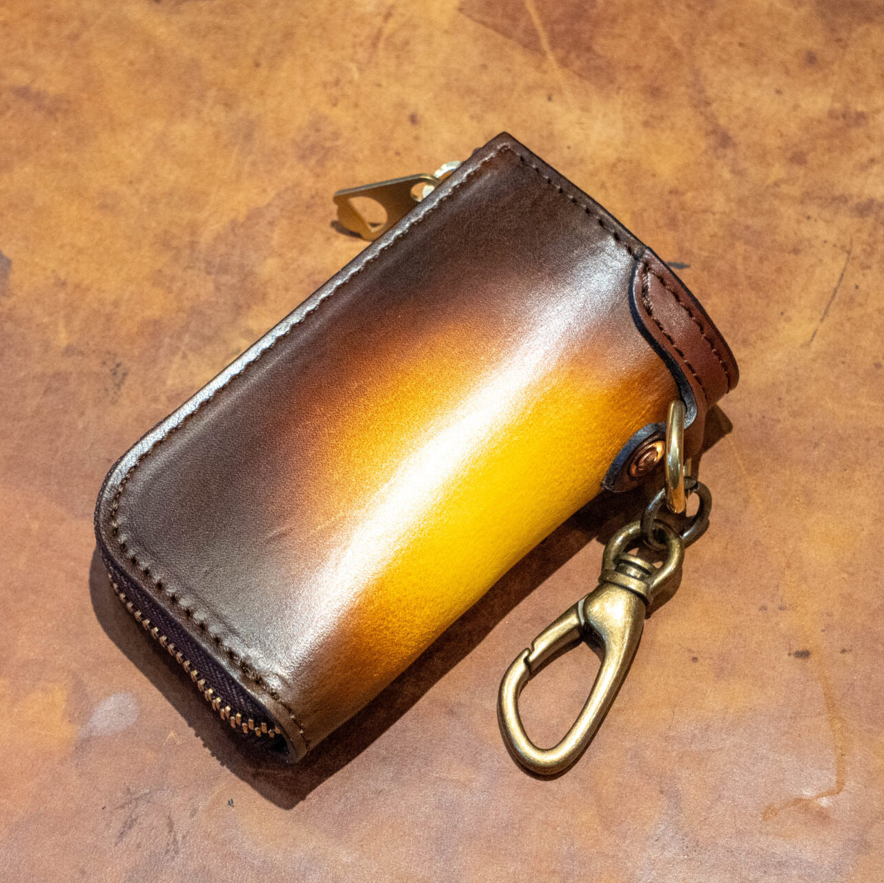 スマートキーケース"GROUND GRADATION"オレンジ(背面)