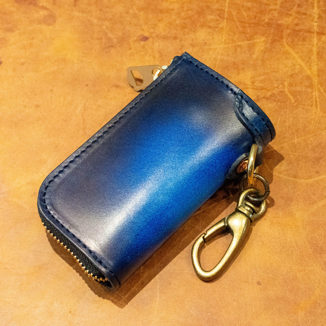 スマートキーケース"GROUND GRADATION"ダークブルー(背面)