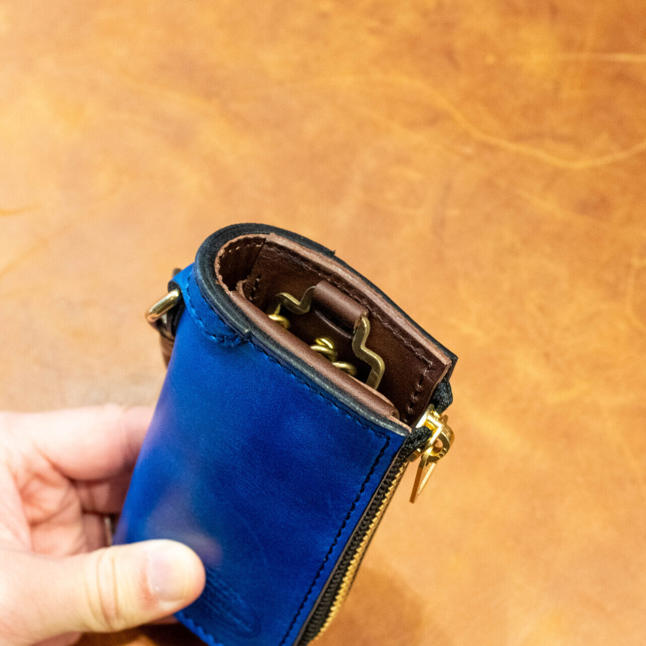 スマートキーケース"GROUND ANTIQUE"ブルー・中面ブラウン