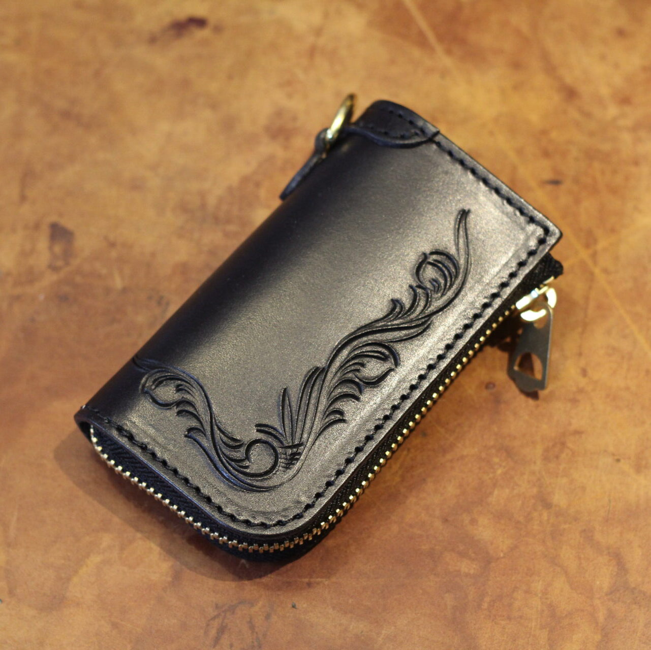 スマートキーケース"GROUND FreeCut"ブラック(表面)