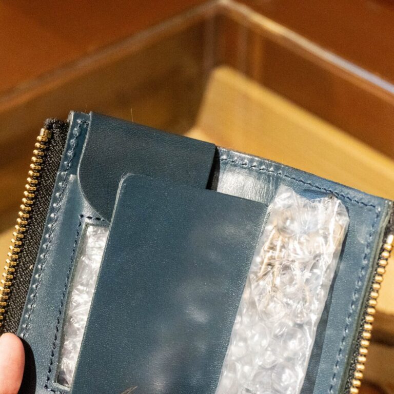 GROUND ANTIQUE カーキ:中面・開き