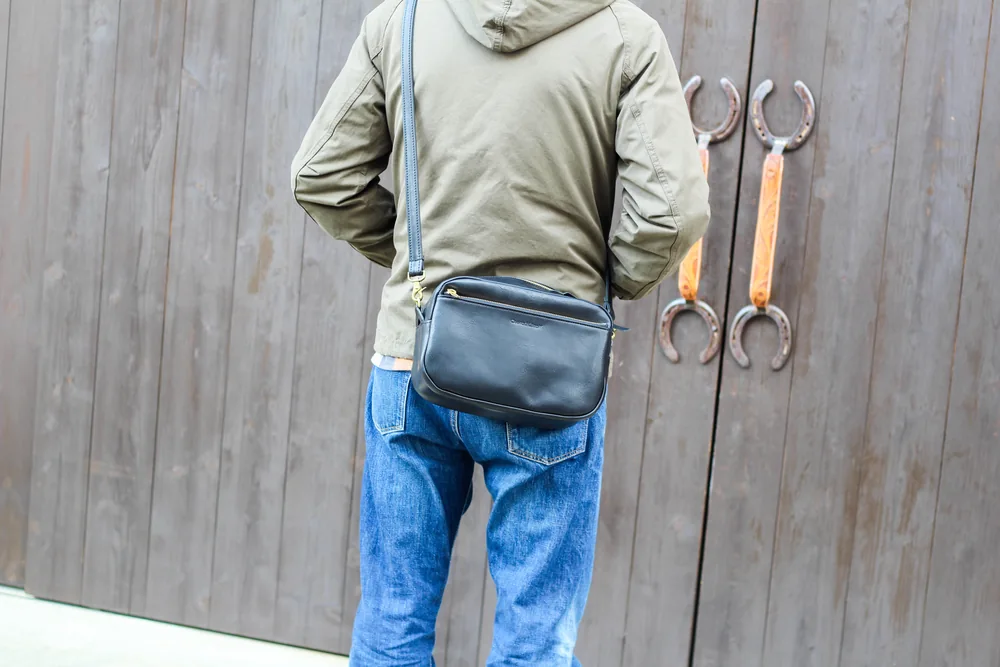 ブラックのWapperを服に合わせた姿